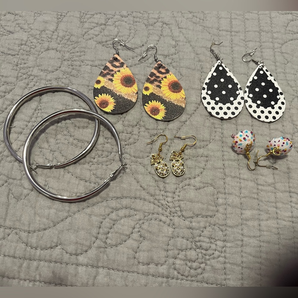 Earrings. Lot of 5 pairs of pierced earrings.